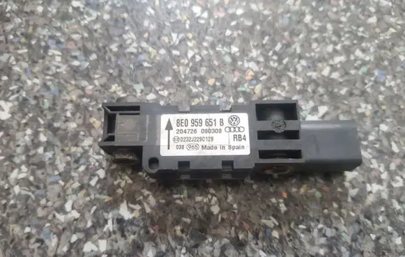Audi A4 S4 B6 8E 8H Airbag deployment crash/impact sensor