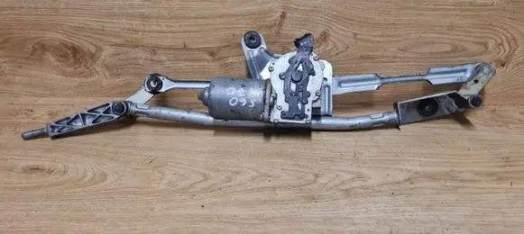 Volvo S60 Front wiper linkage and motor 8624239