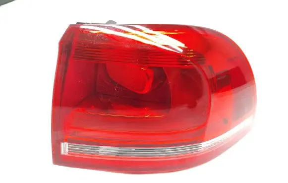 Volkswagen Touareg II Rear/tail lights 7P6945096B 89090227
