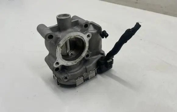 Mercedes-Benz GLA H247 Throttle valve A2821410200
