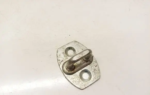 Toyota Avensis T250 Front door lock loop/hook striker 