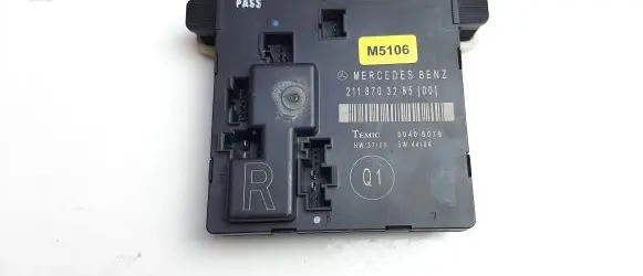 Mercedes-Benz E W211 Door control unit/module 2118703285 M5106