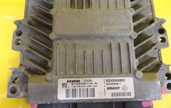 Renault Scenic II - Grand scenic II Engine control unit/module 8200565863 S122326109
