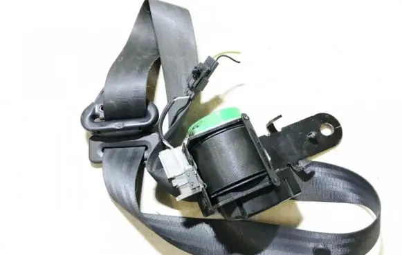 Chrysler 300M Front seatbelt p0lm47xdval