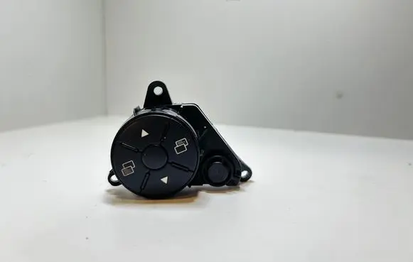 Mercedes-Benz Sprinter W906 Steering wheel buttons/switches 9069051900