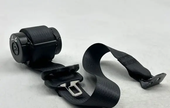 Jeep Grand Cherokee WL Rear seatbelt P6XH95TX7AA 6504199 TSZ009324685