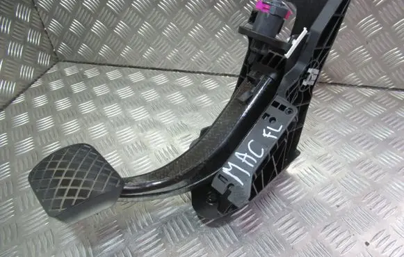 Porsche Macan (95B) Accelerator throttle pedal 95B723031L