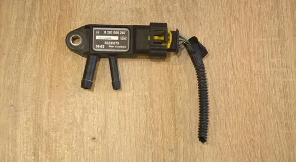 Alfa Romeo Giulietta Exhaust gas pressure sensor 55241075