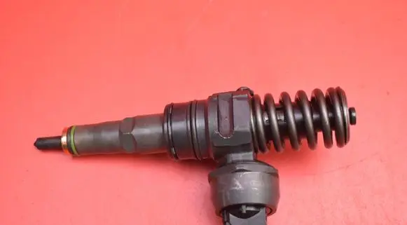 Volkswagen Sharan Fuel injector 038130073AH
