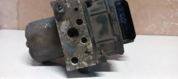 Ford Mondeo Mk III ABS Pump 265800007
