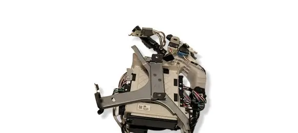 Toyota Yaris XP210 Fuse module 8273052Q30