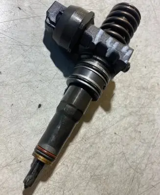 Volkswagen Caddy Fuel injector 038130073BN