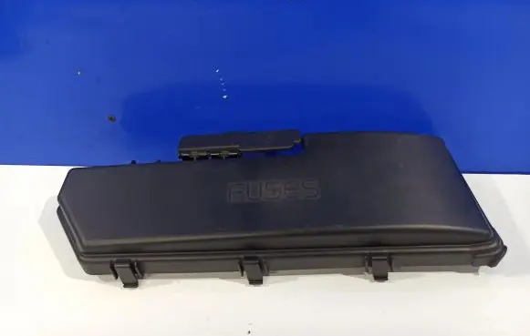 Volvo S80 Fuse box cover 9494211