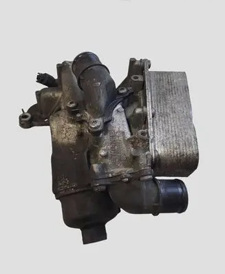 Nissan Qashqai+2 Oil filter mounting bracket