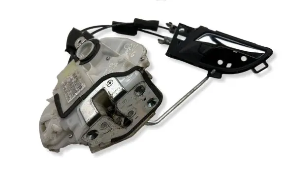 Honda CR-V Rear door lock 