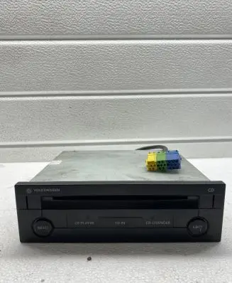 Volkswagen Golf IV CD/DVD changer FA011730B