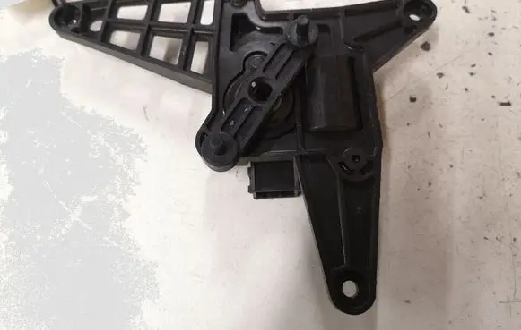 Hyundai Santa Fe Air flap motor/actuator AB19620000