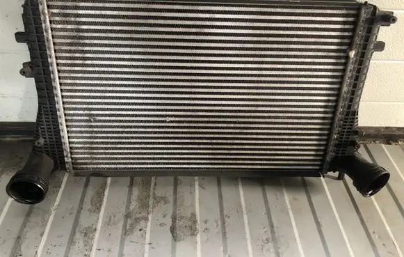 Volkswagen Golf VI Intercooler radiator 1K0145803T