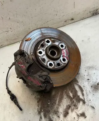 Opel Meriva A Front wheel hub spindle knuckle 123132