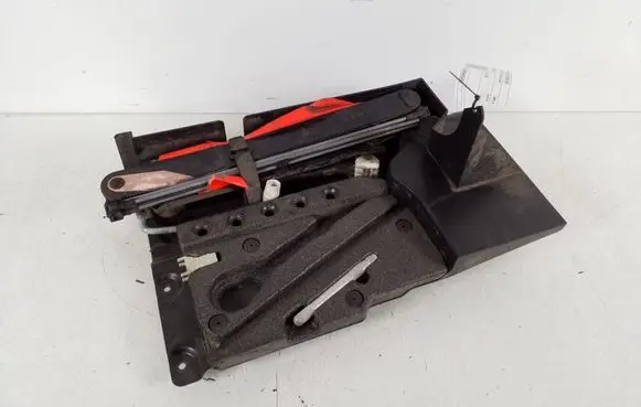 Mercedes-Benz C W203 Tool set A2038900061