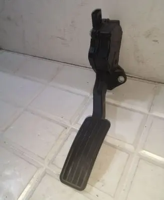 Subaru Forester SH Accelerator throttle pedal 36010AG140 1988007120