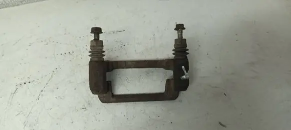 Hyundai Getz Brake caliper pad carrier rear 