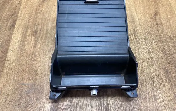 Cup holder front