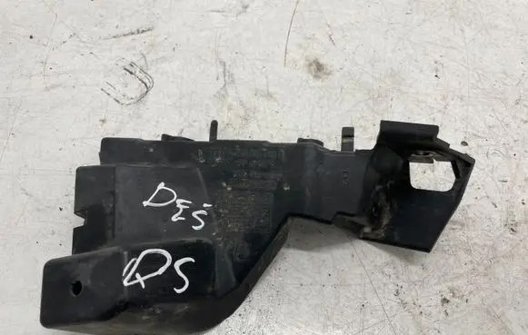 Audi Q5 SQ5 Front bumper mounting bracket 8R0807284C