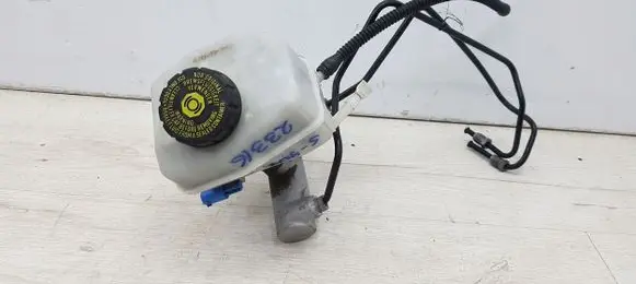 Master brake cylinder