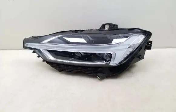 Volvo XC60 Headlight/headlamp 32133548