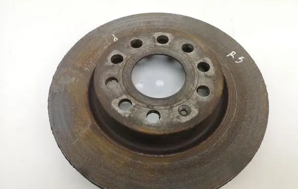 Volkswagen Golf V Front brake disc