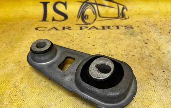Renault Megane IV Engine mount bracket 112383734R