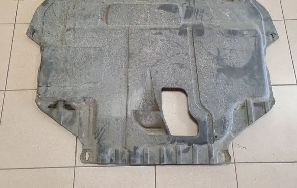 Ford Focus Engine splash shield/under tray