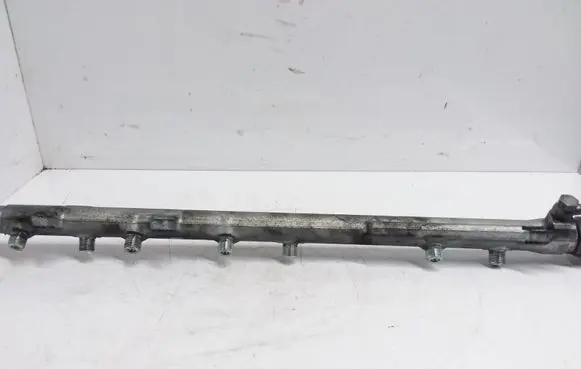 BMW 5 E60 E61 Fuel main line pipe 7788679 0445216008