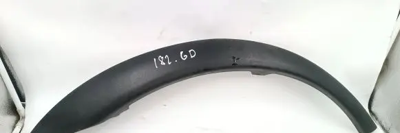 Volvo XC70 Rear fender molding trim 9190880 8620134