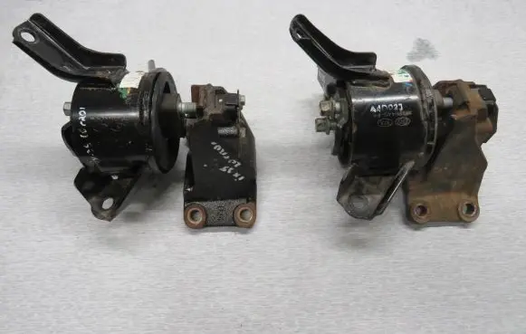 Hyundai ix35 Gearbox mounting bracket