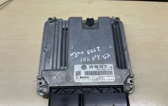 Volkswagen Transporter - Caravelle T5 Engine control unit/module 070906016EC 1039S31927 0281014893