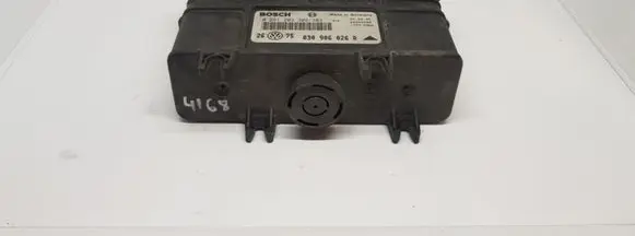 Volkswagen Golf III Engine control unit/module 0261203302 030906026R