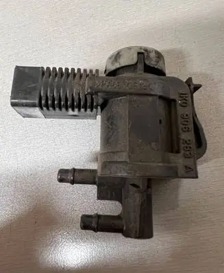 Audi A3 S3 A3 Sportback 8P Turbo solenoid valve 1K0906283A