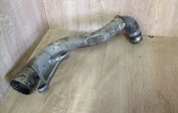 Volkswagen Golf V Intercooler hose/pipe 1T0145790E