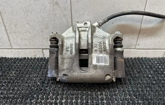 Citroen DS3 Front brake caliper Y01131