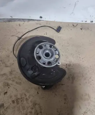 Mercedes-Benz GLC X253 C253 Rear wheel hub A2133572507