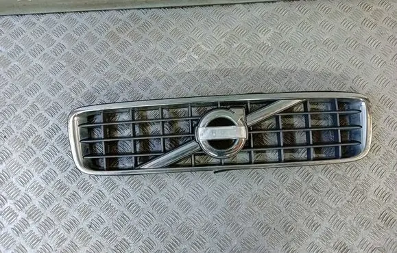 Volvo XC90 Front bumper upper radiator grill 31290550