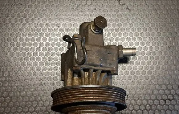 Audi A4 S4 B5 8D Power steering pump 8D0145155L 86475301095