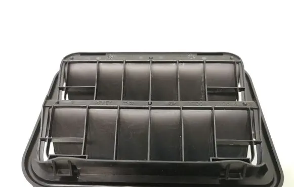 Renault Megane III Quarter panel pressure vent 7700838358 7700419636