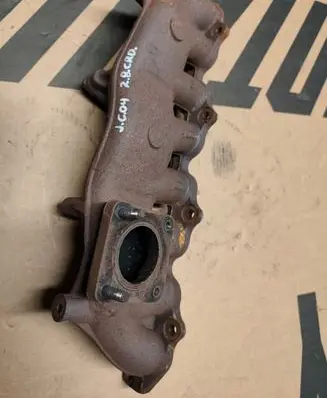 Jeep Cherokee III KJ Exhaust manifold