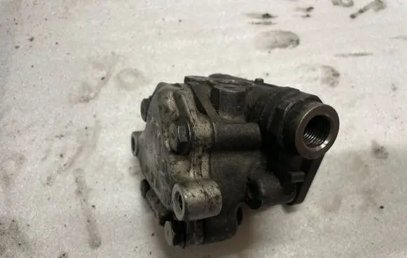 Volkswagen PASSAT B5.5 Power steering pump 3D0145177Q