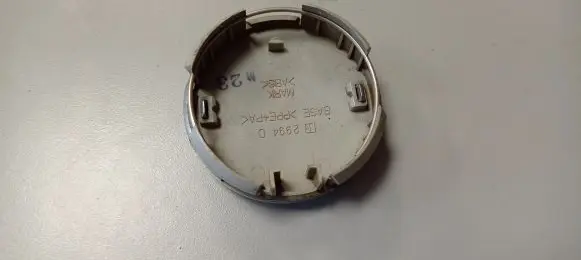 Toyota Sienna XL30 III Original wheel cap