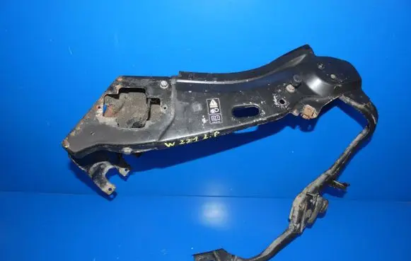 Mercedes-Benz S W221 Headlight/headlamp mounting bracket