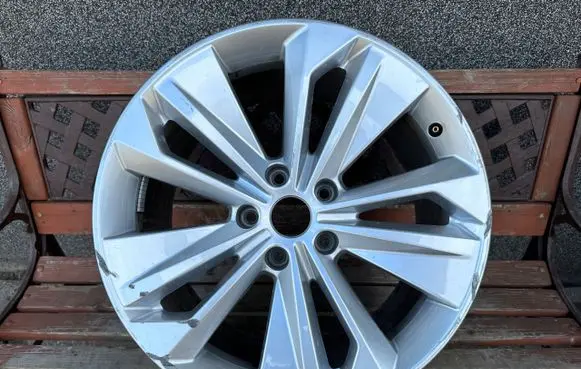 Audi Q6 e-tron R20 alloy rim 